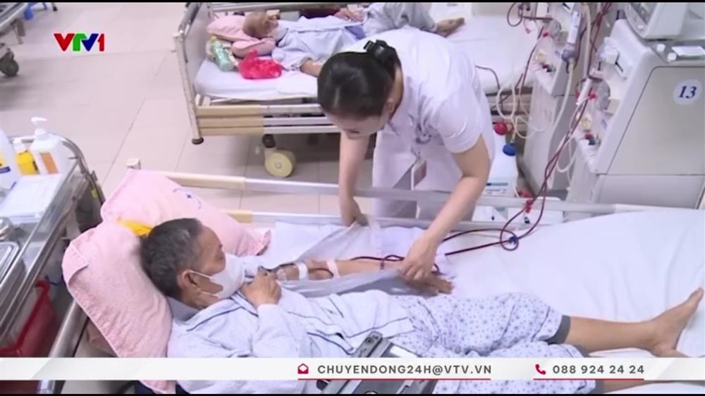 CẢI TIẾN CÁNH TAY ÁO CHO NGƯỜI BỆNH LỌC MÁU CHU KỲ TẠI BỆNH VIỆN ĐA KHOA XANH PÔN - SÁNG KIẾN NHỎ, TÁC DỤNG LỚN